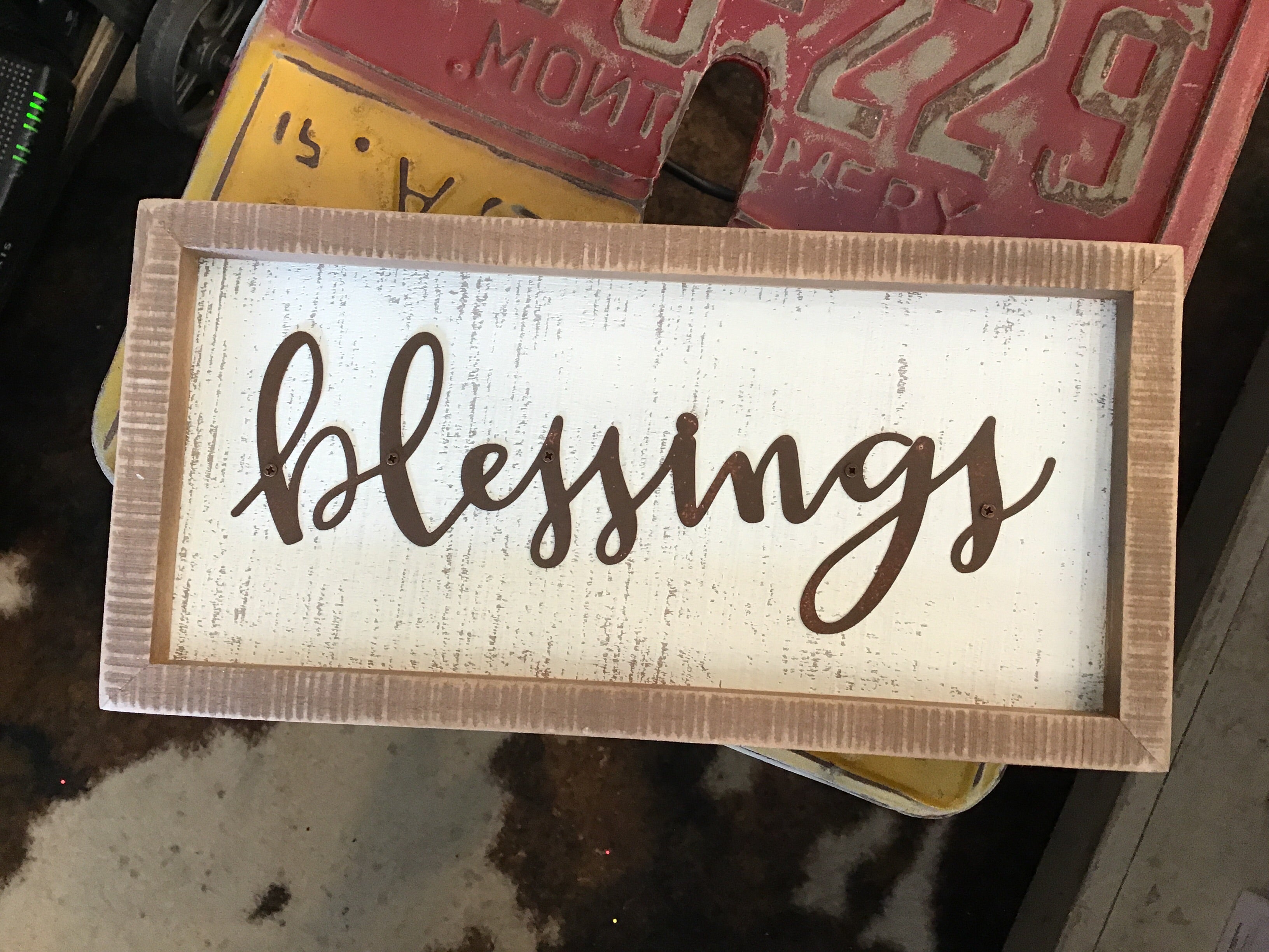 Primitives By Kathy medal "Blessings" sign